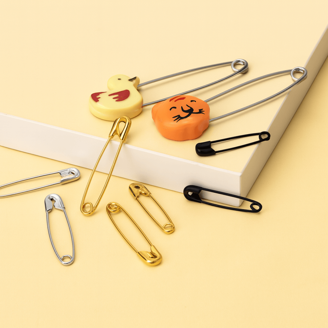 เข็มกลัดโลหะสำหรับงานตัดเย็บ