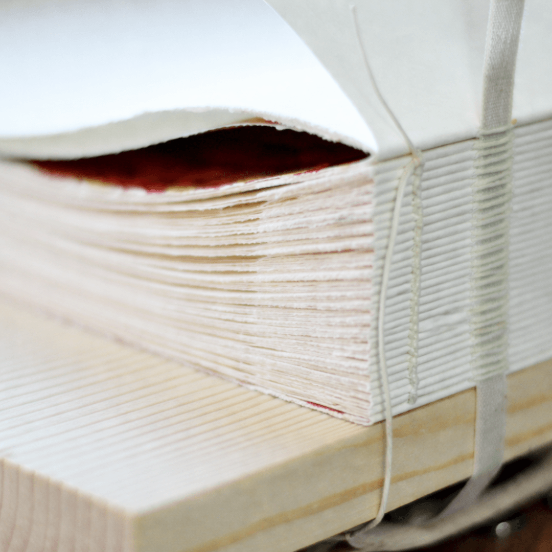 ลวดเย็บเล่มกลม 25 เกจ คืออะไร? เจาะลึกงานเข้าเล่มหนังสือให้แข็งแรง