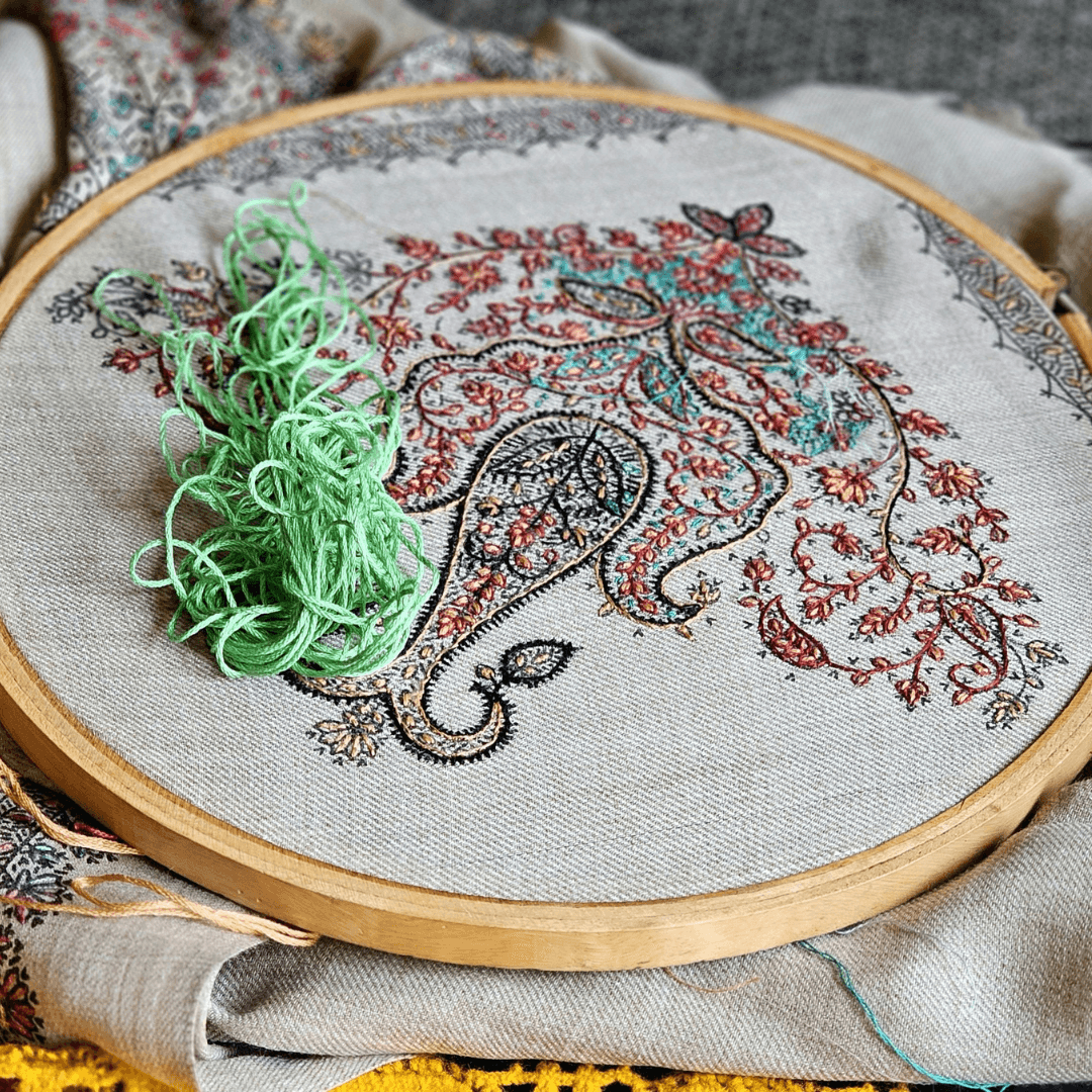 ด้ายปักและด้ายเย็บผ้า คู่มือฉบับสมบูรณ์สำหรับงานคราฟต์ งานปัก